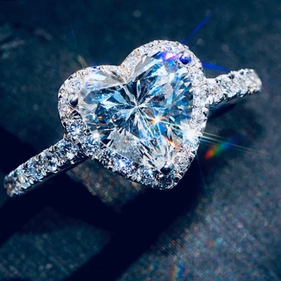 Heart ring! - Picture 5 of 7